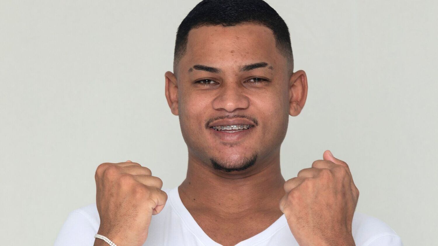 🎱 Caitlyn Pool Party Skin Shotgun para Cosplay・Arquivo STL para Impressão  3D・Cults, image size:1500x844